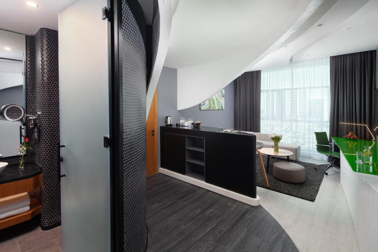 Отель Al Khoory Sky Garden 4*